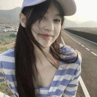 夏日天空的那匹红马
